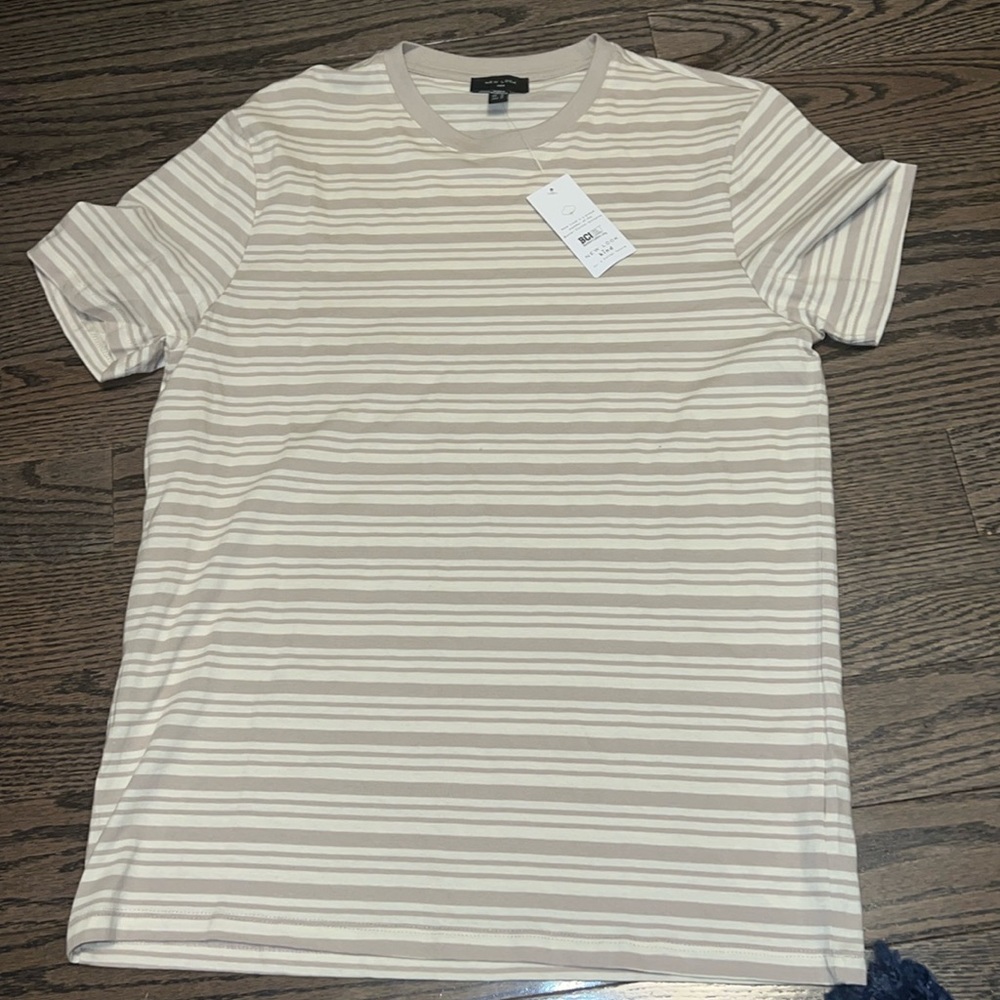 NWT - ASOS New Look Crewneck Tee - Medium